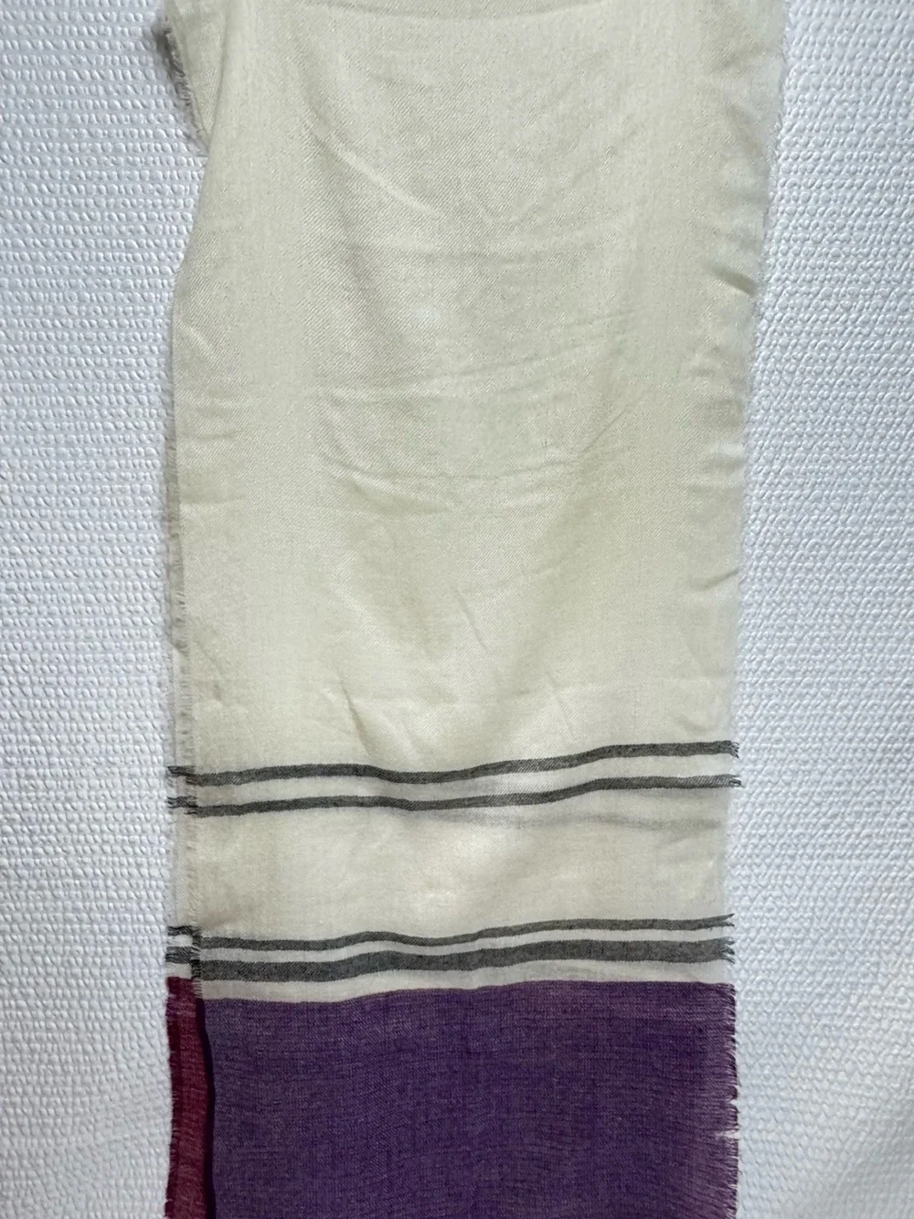Maiyet Light Cream Scarf with Purple  Block 100 % cashmere virgin Atlantic flyi